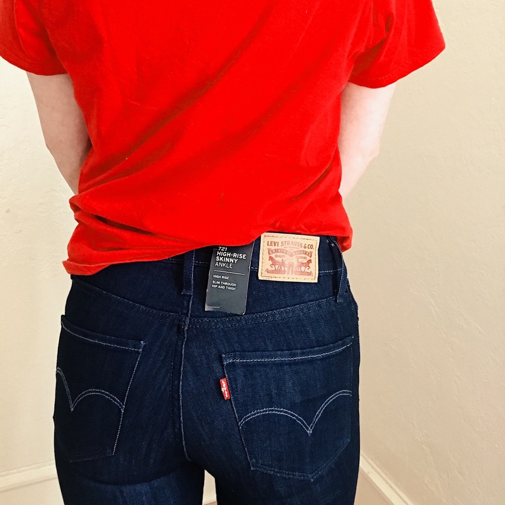 Levi’s 721 High-Rise Skinny Ankle